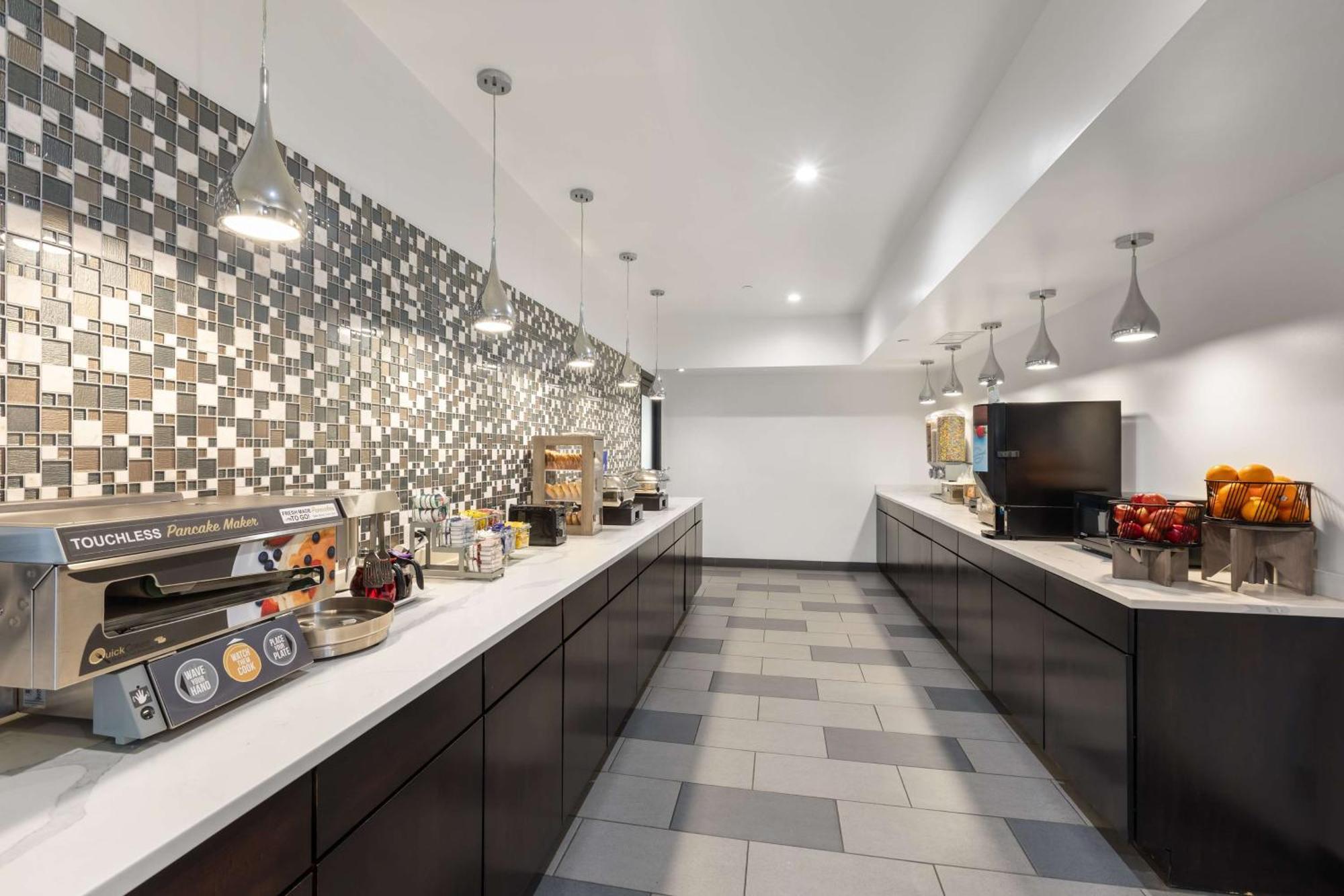 Best Western Inn & Suites - Midway Airport Burbank Экстерьер фото